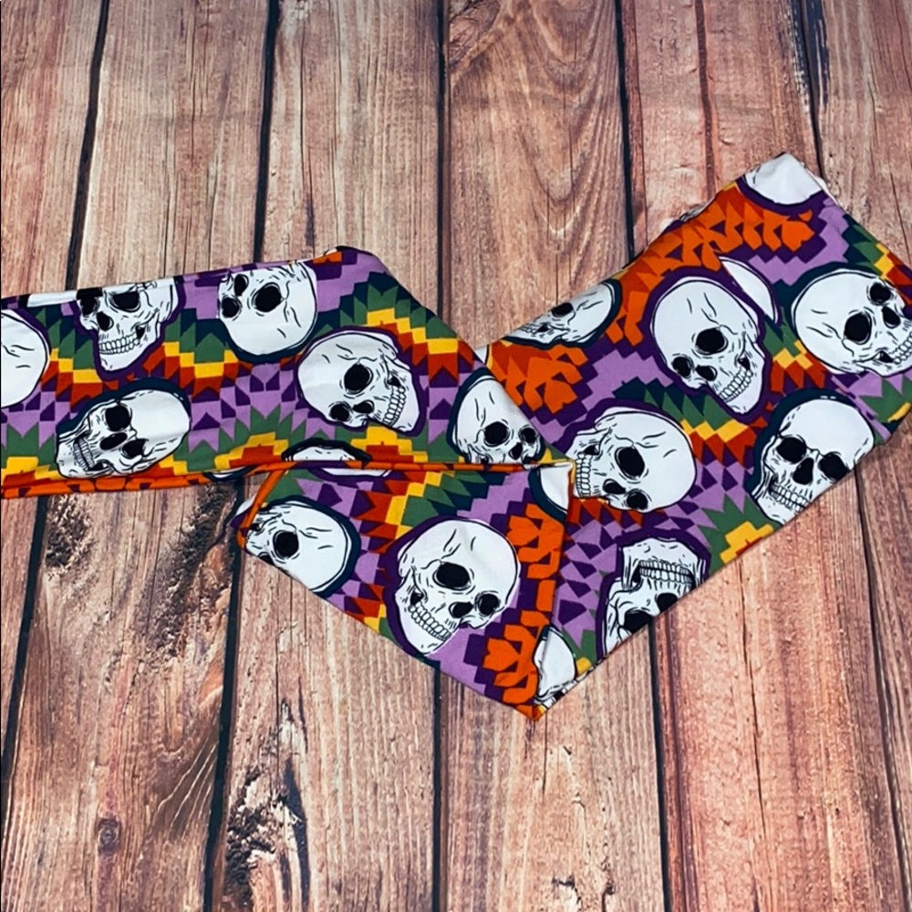 NWOT Skull Leggings